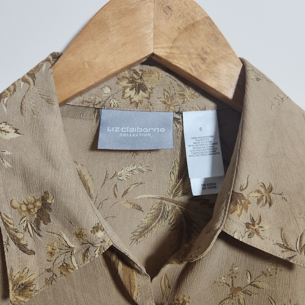 Liz Claiborne Floral Button Up Shirt Size 6 Textured Sheer Neutral Mallcore Top - Picture 5 of 9